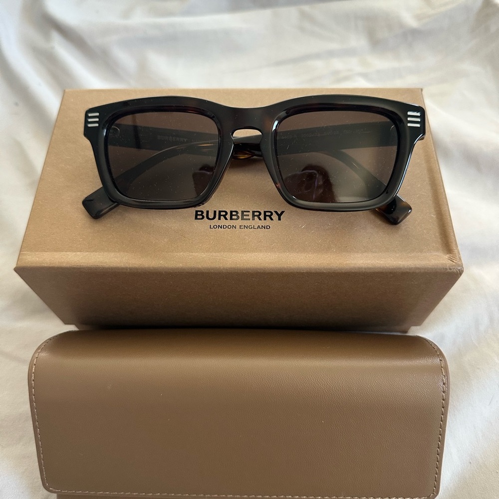 NEW Burberry Aviator Black Sunglasses
